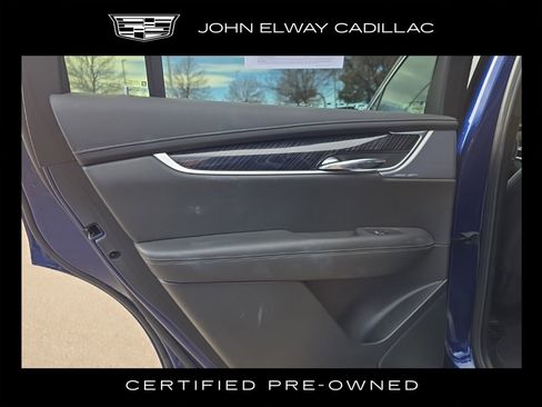 Used 2025 Cadillac XT6 Premium Luxury image 16