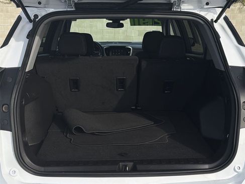 Used 2024 GMC Terrain SLE image 24