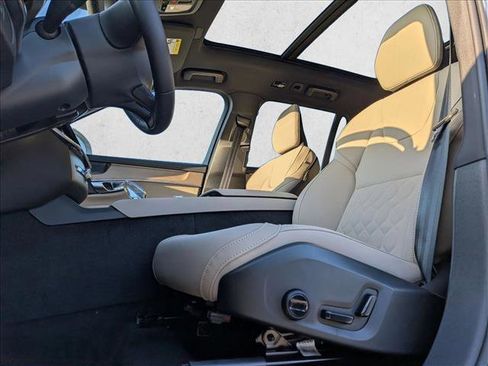 New 2026 Volvo XC90 B6 Plus w/ Protection Package Premier image 4