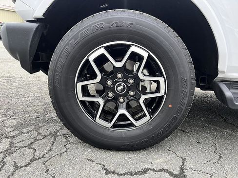 Used 2025 Ford Bronco Outer Banks image 8