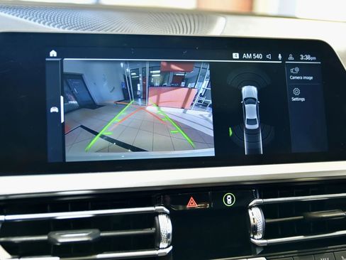 Used 2019 BMW 330i xDrive Sedan w/ Convenience Package image 16