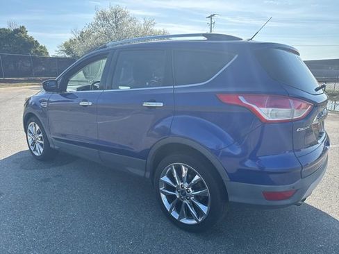 Used 2015 Ford Escape SE w/ SE Chrome Package image 5