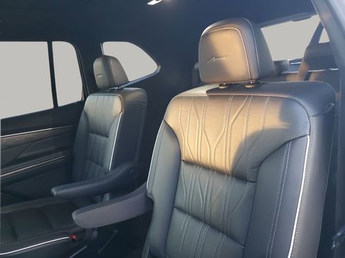 Used 2025 Buick Enclave Avenir w/ Super Cruise Package image 19