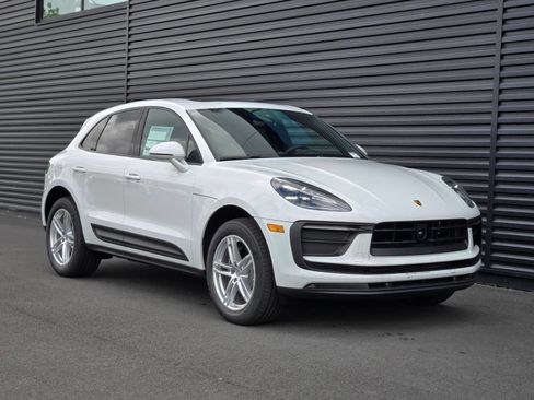 New 2026 Porsche Macan AWD/4WD image 9