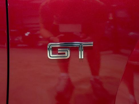 Used 2005 Ford Mustang GT Premium RWD image 38