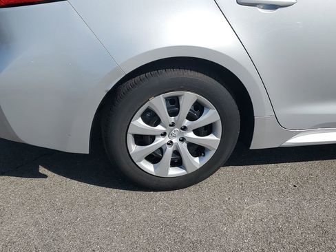 Used 2024 Toyota Corolla LE image 5