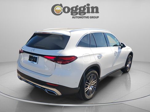 Used 2025 Mercedes-Benz GLC 300 image 4