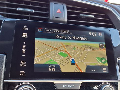 Used 2017 Honda Civic Touring image 4