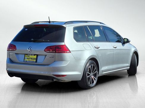 Used 2017 Volkswagen Golf S image 4