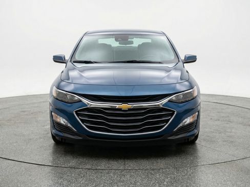 Used 2024 Chevrolet Malibu LT image 2