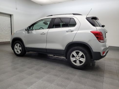 Used 2017 Chevrolet Trax LT w/ LT Convenience Package image 3