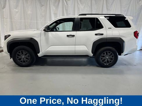 Used 2025 Toyota 4Runner SR5 AWD/4WD image 4