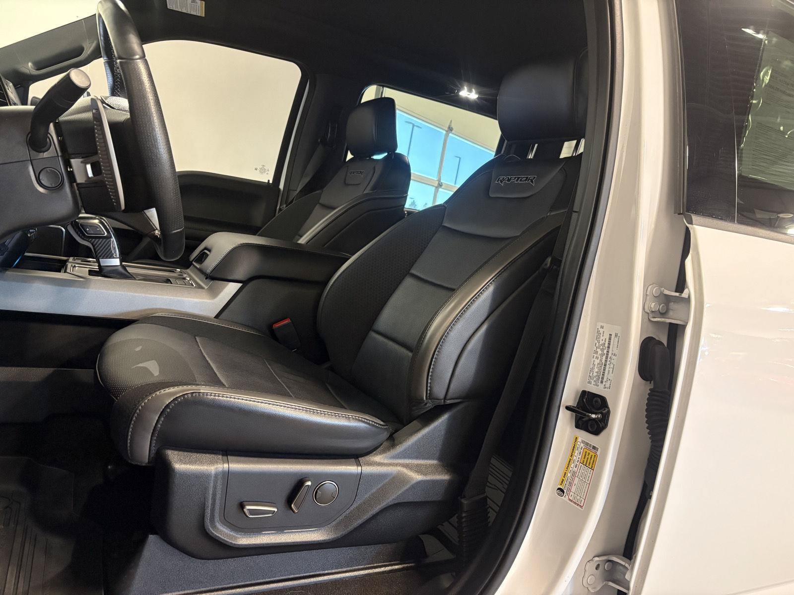 Used 2020 Ford F150 Raptor w/ Equipment Group 802A Luxury AWD/4WD image 18