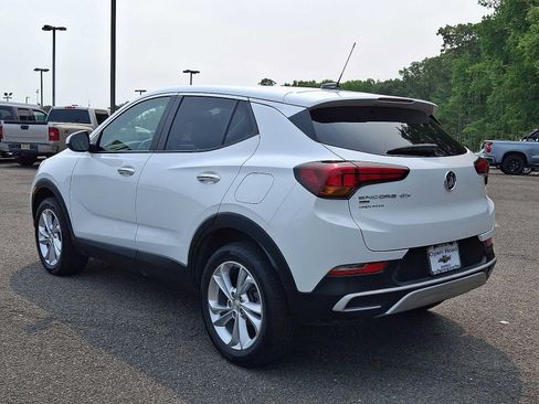 Used 2023 Buick Encore GX Preferred w/ Cold Weather Comfort Package AWD/4WD image 5
