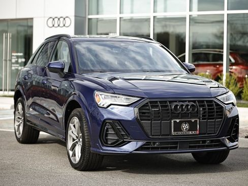 Certified 2025 Audi Q3 2.0T Premium w/ Convenience Package image 2