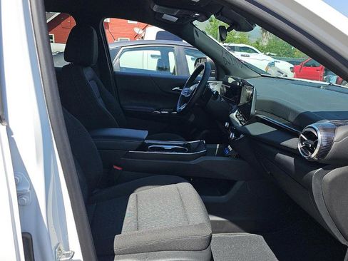 Used 2025 Chevrolet Equinox LT image 8