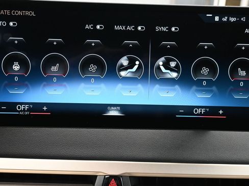 Used 2023 BMW iX xDrive50 w/ Sport Package image 19