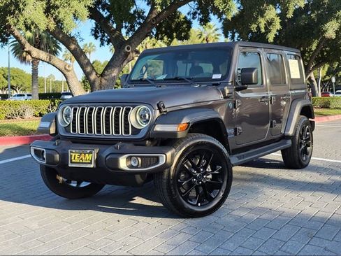Used 2025 Jeep Wrangler Unlimited Sahara image 2