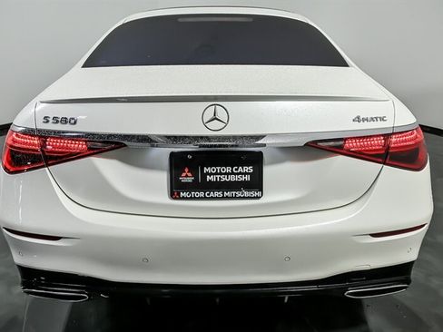Used 2022 Mercedes-Benz S 580 4MATIC Sedan w/ AMG Line Package image 8