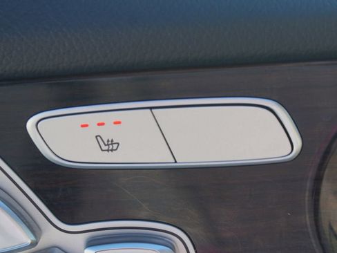 Used 2020 Mercedes-Benz GLC 300 image 9