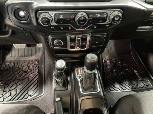 Used 2019 Jeep Wrangler Unlimited Sport S AWD/4WD image 13
