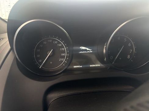 Used 2016 Jaguar F-TYPE R image 6