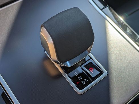 New 2026 Land Rover Range Rover Velar Dynamic SE image 21