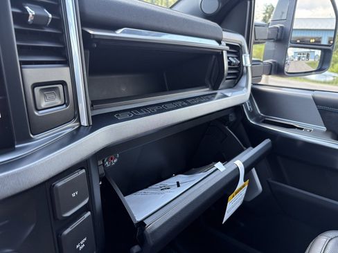 New 2026 Ford F250 Platinum image 40