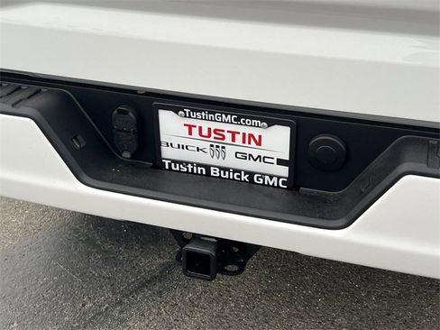 New 2026 GMC Sierra 1500 Elevation image 29