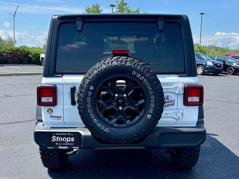 Used 2022 Jeep Wrangler Sport AWD/4WD image 6
