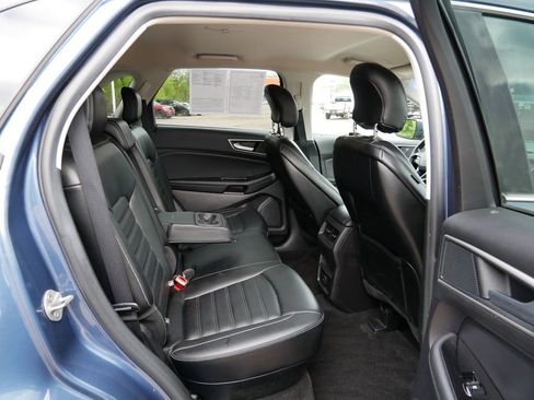 Certified 2019 Ford Edge SEL w/ Equipment Group 201A AWD/4WD image 9