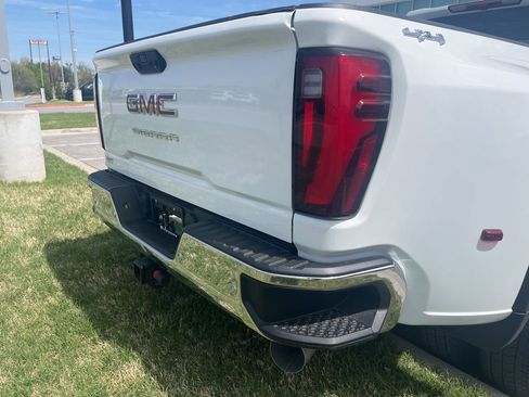 Used 2025 GMC Sierra 3500 Pro w/ 1SA Pro Safety Plus Package image 40