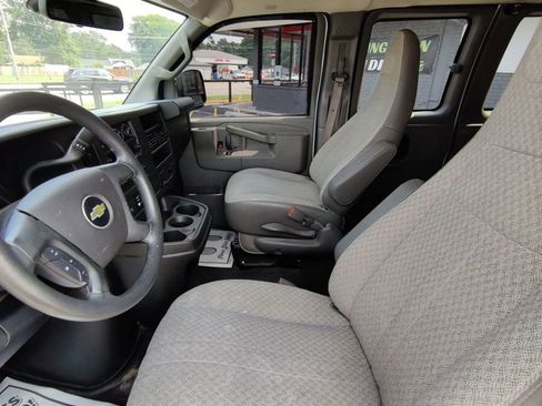 Used 2019 Chevrolet Express 2500 LT w/ LT Preferred Equipment Group image 10