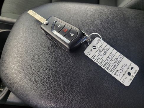 Used 2021 Toyota RAV4 LE AWD/4WD image 26