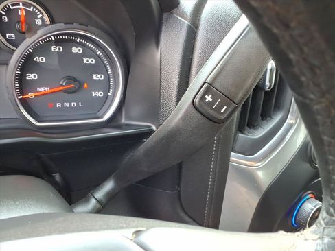 Used 2022 Chevrolet Silverado 1500 LT AWD/4WD image 22