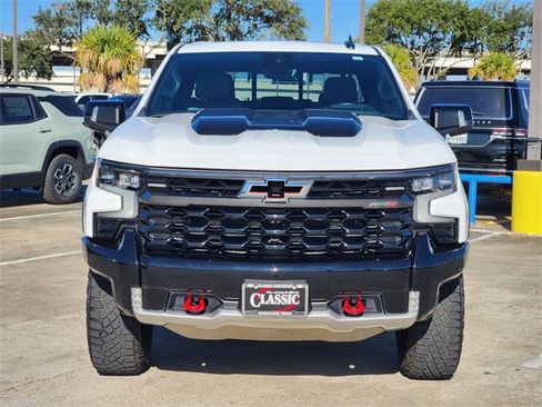 Used 2024 Chevrolet Silverado 1500 ZR2 w/ Technology Package image 2