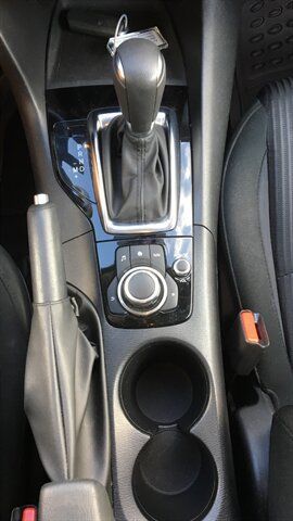 Used 2016 MAZDA MAZDA3 i Sport w/ Preferred Equipment Package FWD image 12