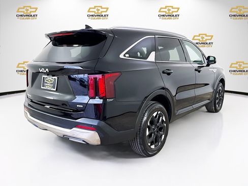 Used 2024 Kia Sorento S AWD/4WD image 7