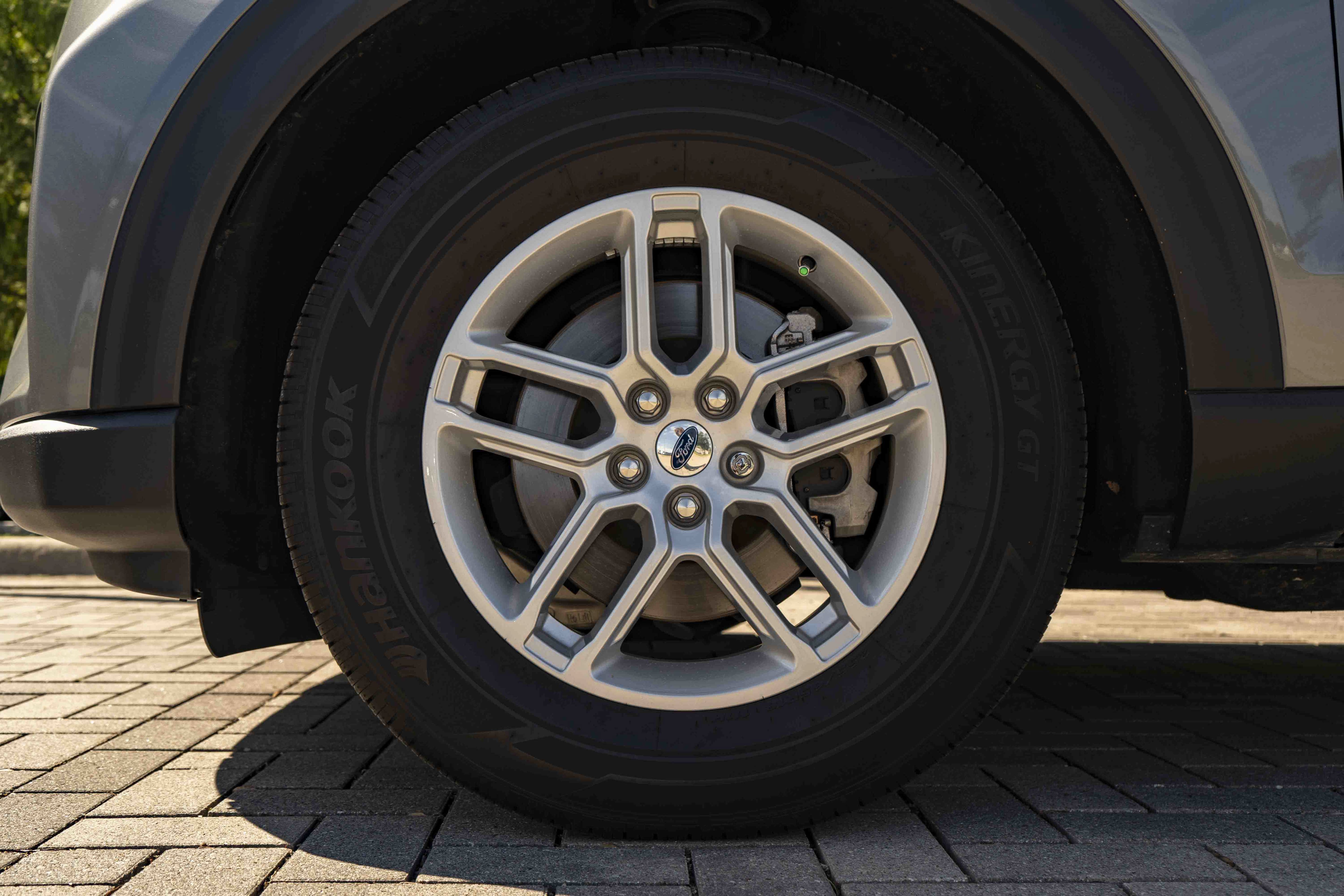 Used 2026 Ford Explorer Active RWD image 13