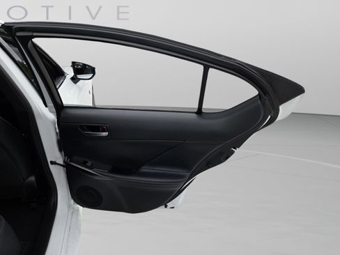 Used 2024 Lexus IS 350 F Sport RWD image 17