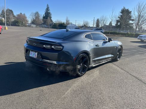 Used 2019 Chevrolet Camaro LT w/ RS Package image 5