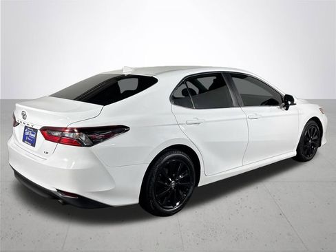 Used 2022 Toyota Camry LE image 6