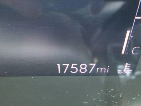 Used 2025 Buick Encore GX Preferred AWD/4WD image 19