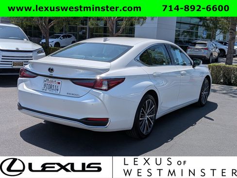 Used 2025 Lexus ES 300h w/ Premium Package FWD image 8