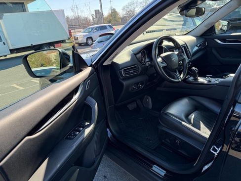 Used 2017 Maserati Levante image 7