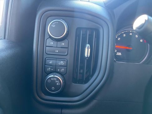 Used 2025 Chevrolet Silverado 2500 Custom w/ Custom Value Package image 15