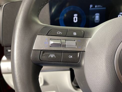 Certified 2025 Hyundai Kona SEL image 31