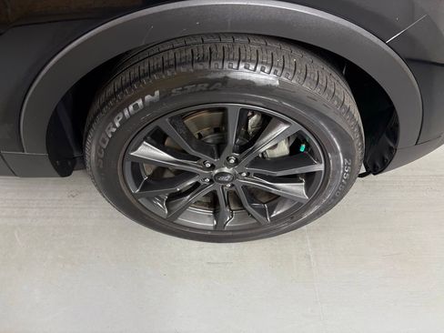 Used 2017 Ford Explorer XLT w/ Equipment Group 202A image 21