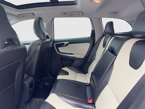 Used 2017 Volvo XC60 T6 Dynamic w/ Preferred Option Package image 39