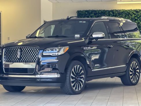 Certified 2024 Lincoln Navigator Black Label AWD/4WD image 8